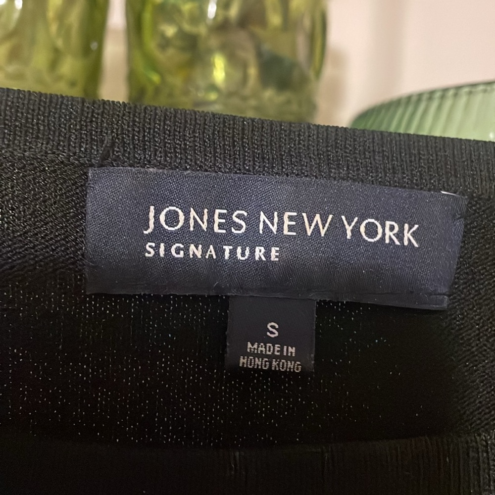 Jones New York Women's Black Top with Red and Cream Stripes 000631 - Picture 2 of 11